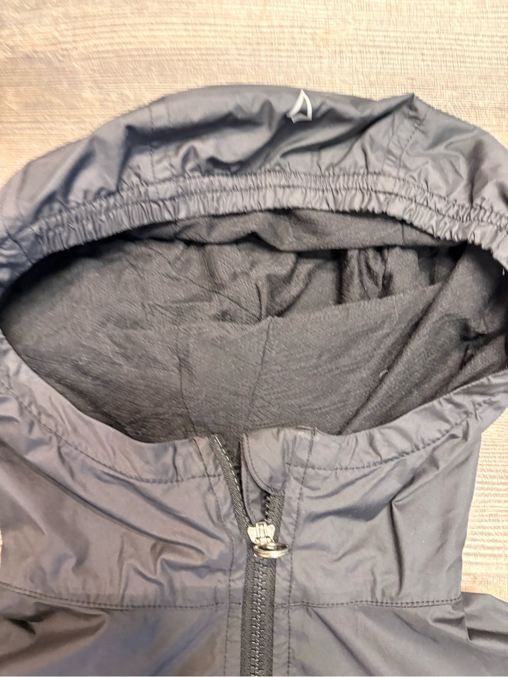 Ivivva Girls Size 10 Black Hooded Windbreaker Jacket - Picture 2 of 4